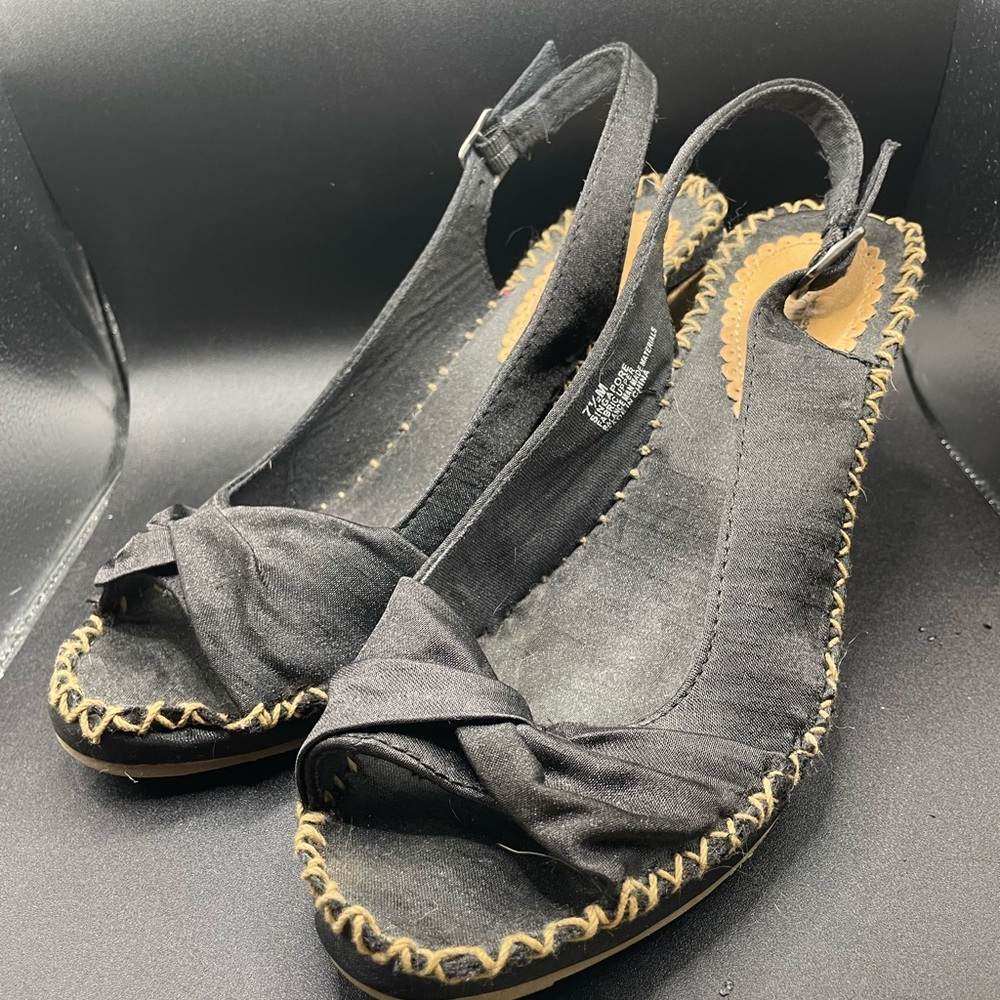 Beautiful Black Knot High Heel Sandals